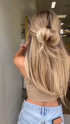 Vanilla Almond Butter Blonde Hair, Vanilla Almond Butter Hair, Vanilla Hair Color, Almond Blonde Hair, Vanilla Almond Blonde Hair, Hair By Chrissy, Butter Blonde Hair, Perfect Blonde Hair, Honey Blonde Hair Color