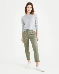 Weekend Chinos, Slim Fit – Dockers® Chinos Women Outfit, Navy Pants Outfit, Outfits Color Combos, Travel Pants Women, Cute Outfits Spring, Preppy Pants, Autumn Capsule Wardrobe, Chino Pants Women, Olive Pants