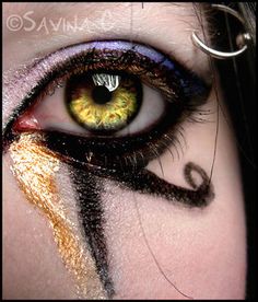 Egyptian Egyptian Eyes, Egyptian Eye Makeup, Cleopatra Makeup, Egypt Theme, Facial Painting, Cleopatra Beauty Secrets, Egyptian Makeup, Egyptian Party, Egypt Project