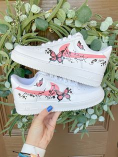 Step up your shoe game with my custom Butterfly Air Force 1's. These shoes are water-resistant, ensuring they stay protected from damage. However, these shoes should be treated with care as they are not indestructible. Each pair is made to order, so you can be sure you're getting a unique product tailored just for you. Perfect Butterfly gift for the Butterfly lover in your life.  Water-resistant shoes made with Angelus Paint. No returns are accepted due to the fact that each order is custom made.  Tracking information will be provided so you know exactly when your product will arrive!  Any questions, feel free to reach out to me directly! Air Force 1 Butterfly, Hand Painted Air Force 1, Nike Af1 Custom, Butterfly Shoe, Painted Air Force 1, Angelus Paint, Water Resistant Shoes, Af1 Custom, Pretty Sneakers