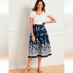 Talbots Piper Pleated Patio Skirt In Falling Floral Pattern. Size 8p. New Without Tags, Has Pockets That Haven't Been Unstitched Yet. Fit And Flare Skirt, Classic Style Women, Fall Skirts, Fall Floral, Floral Style, Flare Skirt, Cotton Poplin, Waist Tie, Modern Classic