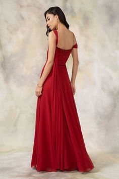 Red gown with embellished bodice and draped sleeve.
Components: 1
Fabric: Georgette
Neckline: Sweetheart
Sleeve Length: Asymmetric
Color: Red
Embellished
Flared silhouette - Aza Fashions Red Drapes, Gown Red, Gown For Women, Drape Sleeves, Embellished Gown, Red Gowns, Gowns Online, Sweetheart Neck, Aza Fashion