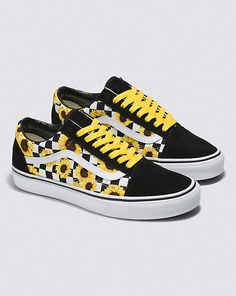 Customs Sunflowers Old Skool Vans Store, Van Doren, Vans Converse, Custom Vans, Newt, Vans Old Skool, Old Skool, Colors And Patterns, Vans Shoes