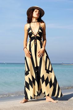 SHIPS BY JULY, 2024 The Sunset Dress is a timeless elegant and effortless garment from day to night. It is a classic of the Volantis Atelier. Model measurements: Height 175 cm/ Bust 77cm/ Waist 57cm/ Hips 87 cm One Size 100% Linen Handmade in Goa VOLANTIS Luxury Traditional Beach Maxi Dress, Latin Style Fashion, Luxury Linen Summer Beach Dress, Chic Fashion Style, Hippie Dress, Summer Dresses 2024, Summer Beach A-line Linen Dress, Luxury Summer Maxi-length Beach Dress, Chic V-neck Linen Beach Dress