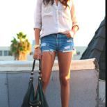 shorts and blouse Ring My Bell, Destroyed Denim, Womens Casual, Casual Streetwear, Street Chic, Womens Fashion Trends, Her Style