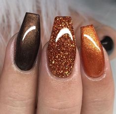 November Nails Colors, November Nails Fall, November Nail Designs, Brown Nails Design, November Nails, Fall Acrylic Nails, Thanksgiving Nails, Nail Designs Glitter, Brown Nails