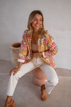 Elevate your style with our patterned cotton jacket, featuring long sleeves, a lined interior, slightly loose fit, and front pockets for added convenience. Our model wears the Beige Solan Jeans Sizes: S-M / M-L S-M: Length 25.98 in - Width 22.44 in M-L: Length 26.77 in - Width 23.22 in Handwash Recommended. Women's Winter Fashion, Parisian Women, Cotton Jacket, Winter Women, Elevate Your Style, Winter Fashion, Fitness Models, Jeans Size, Loose Fitting