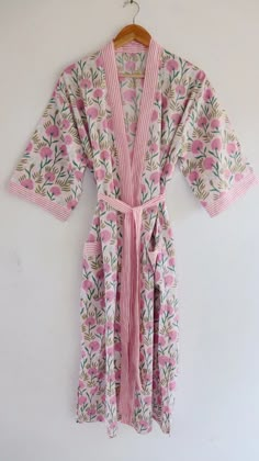 Cotton kimono robes which are perfect for lounging around the home or spa. Use our Hand Block Print robe as a cover up on the beach or after a dip in the pool. Add a luxe, boho feel to your bridal shower. Versatile, soft and luxurious, our 100% cotton kimono robes are printed with azo-free dyes. The printed robe features 3/4th sleeves, a waist tie and two front pocket. Material :- 100% Cotton Fabric Print :- Hand Block Print Size - One size will fit sizes S to XL Length - 48 inches (125 Centimet White Kimono Sleeve Sleepwear For Home, Bride Kimono, Bridesmaid Kimono, Patchwork Kimono, Bridal Kimono, Luxe Boho, Bathroom Stuff, Robes For Women, Kimono Vintage