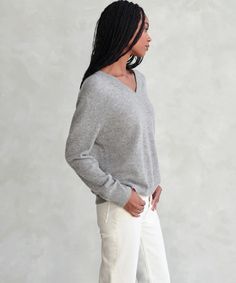 Flynn Cashmere Sweater – Jenni Kayne Trouser Outfit, Jenni Kayne, Transition Outfits, Sweater Grey, Slip Skirt, New Tops, Cashmere Sweater, Fall 2024, Classic Shirt