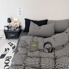 Black Gingham Duvet Cover Set. Black Gingham Bedding, Black And White Gingham Bedding, Black Dorm Room Ideas, Bedroom Reset, Maximalism Room, Gingham Duvet Cover, Gingham Bedding, Black And White Bedding, Dark Academia Room Decor