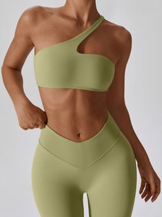 PRODUCT FEATURES: Butter Soft Fabric. One Shoulder Breathable.? quick-dry. moisture absorption. Wear-tested by our in-house team for the perfect fit. FABRICATION: 78% Nylon 22% Spandex Sweat-wicking technology that can remove moisture from your body BRA BODY LENGTH: S?- 10cm (3.94inch) M?- 10.5cm (4.14inch) L?- 11cm (4.34inch) XL-11.5 cm(4.54inch)