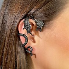 Silver Ear Cuff Earrings, Dragon Ear Cuffs, Climbing Earrings, Types Of Ear Piercings, Enchanted Jewelry, Cuff Earring, Dragon Earrings, Gothic Earrings, Silver Ear Cuff