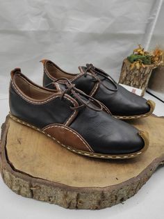 These are genuine leather, handmade women's shoes. Very useful soft shoes. Made with naturel leather and naturel dyed. There are many diffirent color options.   Our processing time 2-10 bussines days, But must of time we are shipping your order very earlier. ( express shipping, Fedex, Ups, Dhl, Tnt ) Every size is available, 3 us women's to 13 us women's. Women's shoes are %100 naturel. ALL ABOUT TURKISH YEMENI SHOES Put away those rubber flip flops.  The only shoes you need this summer are Turk Vegetable-tanned Leather Shoes With Flat Heel, Casual Vegetable-tanned Leather Shoes With Flat Heel, Casual Vegetable-tanned Leather Shoes With Plain Toe, Artisan Leather Shoes With Stitched Sole And Round Toe, Artisan Leather Shoes With Round Toe And Leather Sole, Artisan Leather Closed Toe Shoes, Artisan Closed Toe Leather Shoes, Leather Shoes With Soft Sole And Plain Toe, Leather Shoes With Soft Sole And Almond Toe