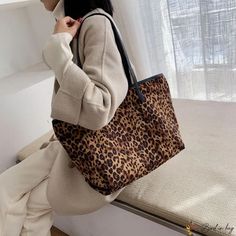 Bird in Bag - Large bags female new leopard print large capacity fashion retro handbag mother and child bag tote bag Retro Handbags, Street Trends, Sewing Thread, Bird In Bag, Mother And Child, Large Bags, Leopard Print, Street Style, Tote Bag