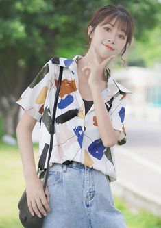 White Abstract Paint Print Shirt M Summer Casual Blouse With Graphic Print, Casual Summer Blouse With Graphic Print, Multicolor Summer Shirt For Day Out, Casual Collared Summer Blouse, Casual Summer Collared Blouse, Casual Collared Blouse For Summer, Trendy Summer Blouse With Graphic Print, Trendy Graphic Print Blouse For Summer, Casual Short Sleeve Blouse For Fall