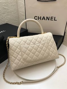 Size: 18cm*29cm*12cm It comes with Dust box, Care manual, Tag, and Paper bag. Chanel White Bag, Chanel White, Stylish Handbags, Blue Sneakers, Evening Clutch Bag, Tote Backpack, Cute Bag, New Handbags, White Bag