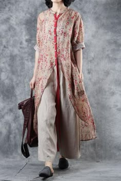 #shirt #blouse #asymmetrical #prints Breezy Outfit, Mode Boho, Vestidos Vintage, Designer Blouse, June 19, Blouse Online, Kurta Designs, Linen Clothes, Long Blouse