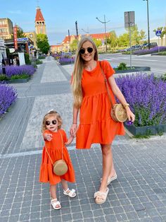 Hi lovely Mothers! Mother daughter dress ❤ Mommy and me outfits. Now you can match your little one in these amazing comfortable matching Mommy and me dress. ITEM DESCRIPTION * Fit Type: True to Size. * Fabric has stretch. Comfortable to wear. * Material: 92% cotton, 8% elastane. * Light orange color All the dresses that I make are not only elegant and stylish, but also very comfortable and easy to wear. You can wear them for a special celebration, but can also be worn with sneaker on a daily bas Matching Outfits Daughter And Mom, Mother And Daughter Clothes Set, Mum And Daughter Outfits Matching, Mother Daughter Dress Patterns, Mama And Daughter Outfits, Mom Daughter Matching Outfits Mommy And Me, Mommy And Me Clothes, Mother Daughter Outfits For Pictures, Mom Daughter Matching Dresses Mommy And Me