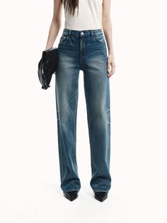 MO&Co. Women's Baggy Fit Straight Jeans These jeans are made from a comfortable cotton blend that is perfect for everyday wear. The straight cut provides a classic fit, while the five-pocket design adds functionality. Features : - Classic straight cut silhouette- Zip fly, five pocket design- Whisker wash effect, comfy cotton Code: MBD3JEN032The back length of size M/27 is 106cmMATERIALS & CARE Material: 99.4% Cotton 0.6% SpandexPlease put it into a mesh bag to wash.Denim products have slight fad Straight Jeans Women, Jeans Women, Mesh Bag, Baggy Fits, Straight Cut, Pocket Design, Straight Jeans, Everyday Wear, Women Jeans