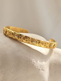 Beautiful bangle The perfect gift idea 🎀 * High quality 316L stainless steel 18k gold plated * adjustable (flexible) * water resistant In our shop you will find more nice offers 😍 INFO Due to lighting conditions, colors may vary slightly on the monitor. Star Bangle, Sun Moon And Stars, The Bangles, Bangle Gold, Sun Moon Stars, Silver Jewelry Necklace, Waterproof Jewelry, Moon Jewelry, Custom Name Necklace