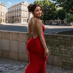 Sophisticated Minidress with Exposed Back, Belted Waist, and Adjustable Tie-Back Dresses Curvy, Girls In Suspenders, Red Spaghetti, Figure Flattering Dresses, Outfit Classy, Boujee Outfits, Backless Bodycon Dresses, Outfits Dress, Cami Maxi Dress