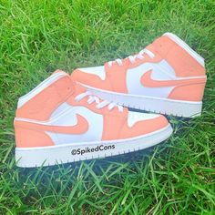 Cute Jordans, Custom Jordans, Trendy Shoes Sneakers, Nike Shoes Girls, Jordan Shoes Girls, Preppy Shoes, Roanoke Va, All Nike Shoes, Nike Air Shoes