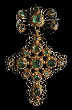 17th century Portuguese Gold Filigree Bow Cross Pendant Baroque Jewelry, Columbian Emeralds, Islamic Jewelry, Ancient Jewellery, Emerald Pendant, Ancient Jewelry