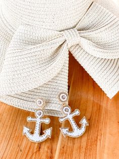 Inspired by Coastal Life, these Yatch Anchor Earrings will add a classy, chic, and preppy look to your outfit. Perfect for summer beach trips or a day at the Yacht Club with friends or family! - Lightweight- Handmade- Lenght 2.5" Trendy Summer Earrings, Chic Beach Earrings, Casual Summer Party Earrings, Chic Spring Earrings For Vacation, Chic Spring Vacation Earrings, Elegant Earrings For Vacation In Spring, Club With Friends, Anchor Earrings, Chic Chic