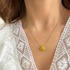 Lemon gem necklace. Lime Necklace. A Fidget necklace with a lemon gem pendant. You can wear it alone or as a stacking necklace. A dainty Gemstone necklace you will love! High-Quality 925 Sterling Silver * Finish:   24K Yellow Gold or Rose Gold. Handmade in Greece.   Moreover, this lemon necklace is a powerful crystal that promotes concentration & creativity! It is the perfect gift for your girlfriend, sister, bridesmaids, or even yourself! >>Chain SIZE Available options in length of  13,  14,  1 Dainty Yellow Gemstone Jewelry, Amber Crystal Necklace For Gift, Dainty Citrine Necklaces Perfect For Gifts, Dainty Citrine Necklace For Gifts, Minimalist Yellow Jewelry For Gifts, Minimalist Yellow Jewelry As A Gift, Minimalist Yellow Jewelry For Gift, Pear-shaped Gemstone Gold Necklace, Minimalist Yellow Jewelry As Gift