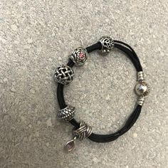 PANDORA charm Bracelet Pandora Black, Bracelet With Charms, Charms Pandora, Bracelet Pandora, Black Leather Bracelet, Pandora Charm, Bracelet Black, Pandora Bracelet, Pandora Charms