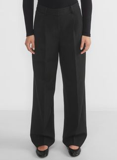 THE EFFORTLESS PANT™ | Aritzia Effortless Pant, Sweatpants Fit, Knife Pleats, Seasonal Wardrobe, Wide Leg Sweatpants, High Rise Pants, Summer Staples, Water Supply, Crop Tshirt