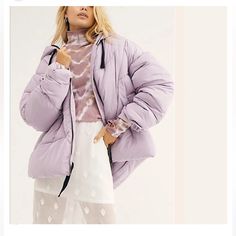 New With Tag, But Tag Pulled Off On Accident. I Purchased And Never Wore It, Too Big, Really Oversized This Is A Size Medium Questions? Leave A Comment Below! Puffer Jacket Oversized, Outerwear Trends, Cropped Puffer Jacket, Coat Trends, Girl Trends, People Women, Stylish Coat, Maxi Coat, Trim Jacket