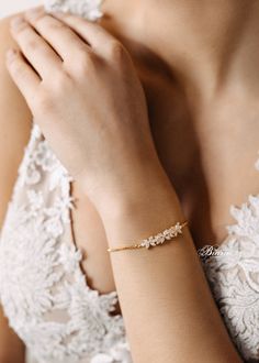 An elegant and delicate bracelet featuring tiny cubic Zirconia leaves encrusted into a setting on adjustable chain. This chic crystal wedding bracelet shimmers so beautifully when caught in the light. A pared-down choice that's perfect for brides or bridesmaids alike. DETAILS: - Wedding bracelet features cubic zirconia gems  - Measurements approx.: one size (adjustable) - Available Finishes: gold, silver and rose gold - Nickel and Lead Free - Perfect jewelry to complete your wedding day look or Modern Diamond Bracelet, Breslet Jewelry Gold, Bridal Jewelry Bracelets, Gold Bracelet Wedding, Bracelet Minimal, Bridal Jewellery Earrings, Gold Bracelet Simple, Minimal Bracelet, Diamond Bracelet Design