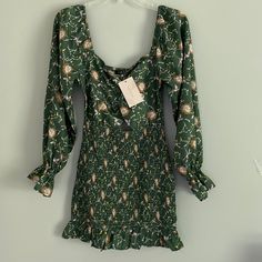 Fore Green Floral Long Sleeve Bodycon Dress Size Small New With Tag Perfect Condition Green Fitted Bodycon Dress For Vacation, Fitted Green Bodycon Dress For Vacation, Green Long Sleeve Mini Dress For Garden Party, Green Bodycon Dress For Vacation, Long Sleeve Bodycon Dress For Vacation, Long Sleeve Green Dress For Brunch, Green Ruched Dress For Fall, Fitted Floral Print Mini Dress For Brunch, Long Sleeve Green Mini Dress For Garden Party