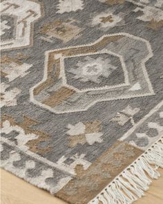 Kilim Indoor-Outdoor Rug | Garnet Hill Cabin Rugs Rustic, Modern Rustic Rugs, Rustic Rugs Living Room Cozy Cabin, Fair Rugs, Masculine Rugs, Mountain Rugs, Modern Lodge Decor, Therian Room, Mediterranean Rugs