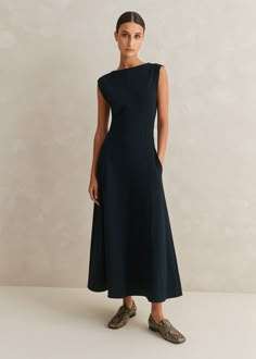 Travel Tailoring Boat Neck Midi Dress | ME+EM Boat Neck Midi Dress, Ladies Coat Design, Chic Evening Dress, Midi Dress Fall, Designer Midi Dresses, Styles Clothes, Boat Neck Dress, Minimalist Dresses, Travel Dress