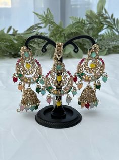 Kundan jewelry set includes a pair of earrings and a tikka. Colour: multicolour Kundan Jewellery Set, Kundan Jewelry, Wedding Jewelry Earrings, Kundan Jewellery, Wedding Earrings, Indian Jewelry, Jewelry Set, Earring Set, Wedding Jewelry