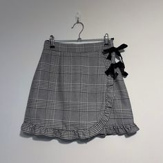 Honey Cinnamon Plaid Bow Skort The Most Adorable Skort From The Japanese Brand Honey Cinnamon. It Has Two Brown Velvet Bows On The Side. The Plaid Looks Black But I Think It’s More Of A Super Dark Brown Color. This Is The Perfect Fall Coquette Academia Skirt. There’s A Zipper In The Back And The Waist Is Ruched So It’s A Bit Stretchy, Fits A Us Women’s Small But Should Fit Up To A Medium Based Off The Waist Measurements. There’s Shorts Underneath! So It’s A Skort! :) Waist (Measured Flat Across) Academia Skirt, Academia Coquette, Coquette Academia, Fall Coquette, Honey Cinnamon, Velvet Bows, Evening Skirts, Super Dark, Hero Costumes