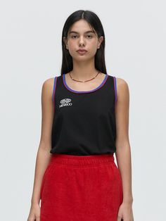 This is a trendy and casual top by MENASOO that is made out of high quality and sturdy material. With distinctive mood of the design and comfortable wear, you can style it for your casual daily outfit.- Color poin on the neckline and armhole- Logo embroidery on the chest- Sporty and casual mood Trendy Black Crew Neck Tank Top, Sporty Black Tops For Summer, Sporty Black Summer Top, Chic Black Cotton Tank Top, Chic Black Tops For Streetwear, Black Crew Neck Tank Top For Summer, Chic Black Crew Neck Tank Top, Trendy Black Sleeveless Tops, Black Tank Top Athleisure Style