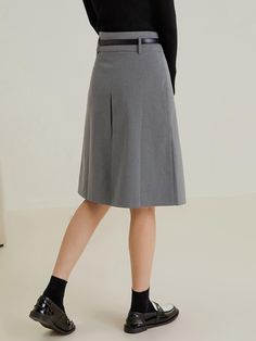 This is a feminine and romantic skirt by LANGSON that is made out of high quality polyester 100% fabric. With design detail of pleated detail for flared silhouette, it gives a trendy and feminine look. - Flared silhouette with overall pleats- Double belt loop on the waist- Feminine and modern mood Elegant Flowy Pleated Skirt With Box Pleat, Knee-length Lined Skirt, Daywear Flared Pleated Lined Skirt, Solid Flared Pleated Skirt For Workwear, Solid Color Flared Pleated Skirt For Work, Flared Pleated Skirt For Work, Elegant Pleated Flared Skirt With Lining, Solid Full Skirt With Pleated Hem, Solid Color Flared Skirt For Work