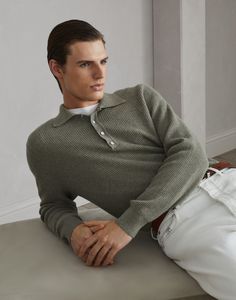 Cashmere textured rib knit polo with long sleeves This cashmere knit polo combines traditional workmanship, modern comfort and premium materials. The softness of the cashmere yarn, crafted in a textured ribbed knit, elevates the garment’s casual style, characterized by a comfortable, regular fit. Collared Polo Sweater In Textured Knit, Textured Knit Collared Polo Sweater, Collared Textured Knit Polo Sweater, Textured Knit Polo Shirt With Polo Collar For Fall, Wool Polo Shirt For Winter, Textured Knit Polo Collar Sweater, Winter Wool Polo Shirt With Ribbed Collar, Textured Knit Polo Shirt For Fall, Fall Polo Sweater With Textured Knit And Polo Collar