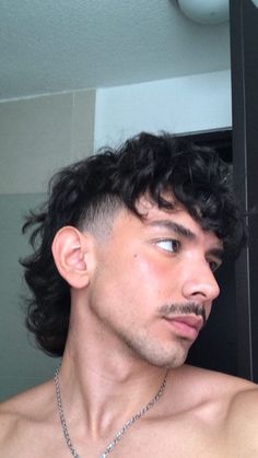 @shortforbitch Shaved Sides Haircut Men, Mens Curly Hair Mullet, Shaved Sides Hairstyles Men, Queer Mens Haircut, Short Mullet With Shaved Sides, Bf Haircut, Wavy Mullet Hair Men, Mullet Shaved Sides, Mullet Ideas