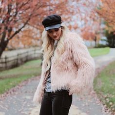 Women Faux Fur Mauve Pink Shaggy Jacket Coat Blazer Coat Autumn Winter Size S 4/6 M 8/10 L 12/14 Chic Faux Fur Winter Outerwear, Faux Fur Lined Outerwear For Fall, Faux Fur Outerwear With Lining For Fall, Chic Faux Fur Outerwear For Winter, Faux Fur Long Coat For Fall, Fall Outerwear With Faux Fur Trim For Cold Weather, Trendy Faux Fur Outerwear With Long Sleeves, Pink Long Fur Coat For Fall, Trendy Faux Fur Long Coat Outerwear