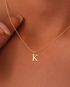 Fashionable and exquisite 26 English alphabet necklace jewelry Gold Initial Pendant Necklace With Letter Print, Trendy Initial Pendant Charm Necklaces, Elegant Gold Necklaces With Letter Print, Trendy Initial Pendant Charm Necklace For Mother's Day, Elegant Gold Necklace With Letter Print, Trendy Initial Pendant Necklace For Mother's Day, Trendy Personalized Letter Jewelry Gift, Elegant Personalized Tan Initial Necklace, Personalized Tan Pendant Necklace