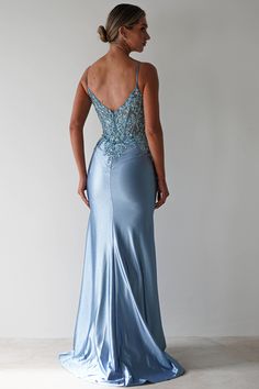 Highlights Gorgeous mermaid glitter gown with stunning embellished bust Padded bust Sizing The model is 5'10 and wears UK size 8 / S / US size 4 Fit & Fabric Made from 100% Polyester Rear zipper Double lined Length from top of bust to hem: 155cm Stretch: 5/10 Perfect for Debs and Proms Formal Events Gown Dusty Blue, Black Tie Bridesmaids, Glitter Gown, Oh Hello Clothing, Bodycon Gown, White Bridal Dresses, Maxi Dress Wedding Guest, Mermaid Glitter, White Bridesmaid Dresses