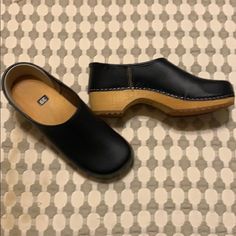 Handmade Clogs. Leather Upper. Wooden And Rubber Bottom. Size 39. Mule Clogs, Mules Shoes, Clogs, Leather Upper, Women Shoes, Leather, Women Shopping, Black, Color