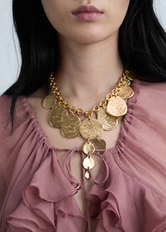 Coin waterfall necklace - Woman | MANGO USA Studded Clogs, Waterfall Necklace, Necklace Woman, Chain Belts, Studded Flats, Trendy Fall Outfits, Jewelry Boho, Necklace Women, Coin Necklace