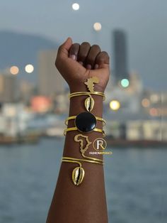 African Brass bracelet. Made using high quality Brass. Wholesale price available African Bracelet, African Bracelets, Brass Bracelet, Women Bracelet, Bracelet Women, Maasai, Unisex Bracelets, Bracelet Cuff, Bracelets Jewelry