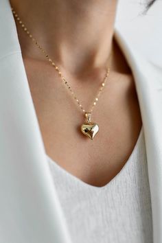 14k Gold  3D Heart Necklace,Big Size Puffy Heart Pendant with Sequin Chain, Real Gold Jewellery, Gift for Her, Price Performance Gold NecklaceMaterial: Solid GoldKarat: 14 K (585)Approximate weight : 2,90 Gr (16.8 inch Chain İncluded)Available in different chain lengths.As with all of our products, this item is handmade and made to order.Want to Check Out More from Our SectionsFİEMMA http://www.etsy.me/3ukWhjeGold Rings http://www.etsy.me/39E9NGSGold Necklaces http://www.etsy.me/31NdjtOGold Brac 14k Gold Heart Pendant Necklace With Adjustable Chain, Valentine's Day Gold Plated Heart Cut Necklace, 14k Gold Heart Locket Jewelry, Gold Heart Necklace With Box Chain, 14k Gold Heart Charm Necklaces With Adjustable Chain, 14k Gold Pendant Charm Necklace For Valentine's Day, 14k Gold Heart Charm Necklace With Adjustable Chain, 14k Gold Heart-shaped Locket, Heart-shaped 14k Gold Locket