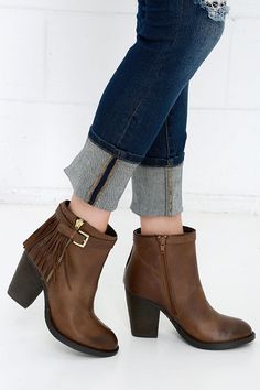 Steve Madden Woodmeer Cognac Leather Fringe Bootiesat Lulus.com! Heel Knee High Boots, Classy Clothes, Fringe Booties, Boots Knee High, Booties Ankle Boots, Boots Cowboy, Women's Ankle Boots, Many Shoes, Boots Knee